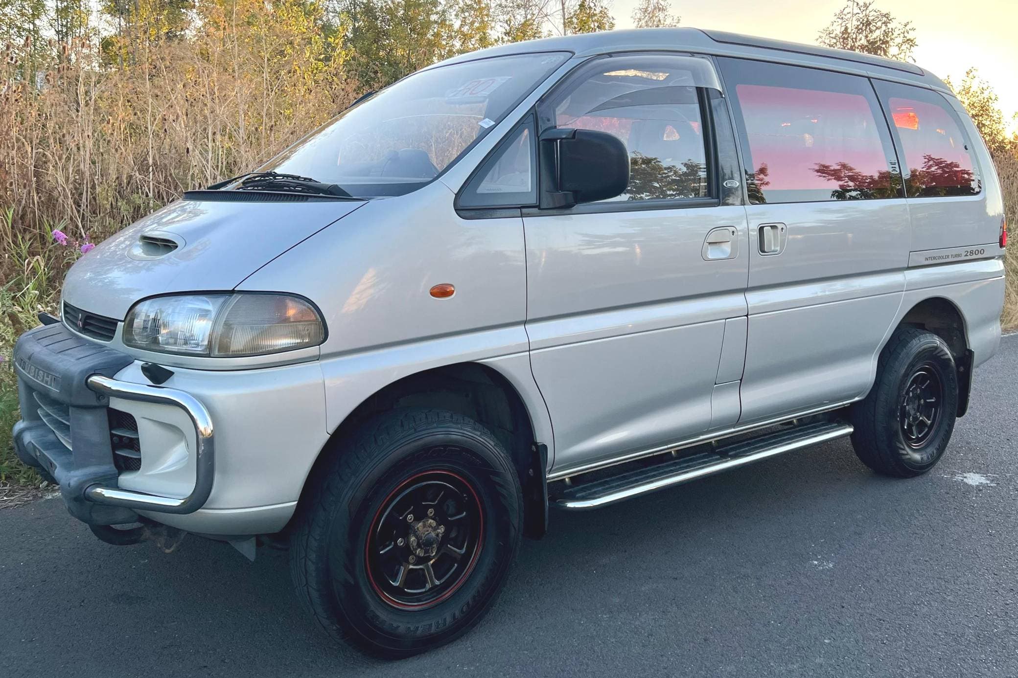 1995 Mitsubishi Delica sold for $13,600