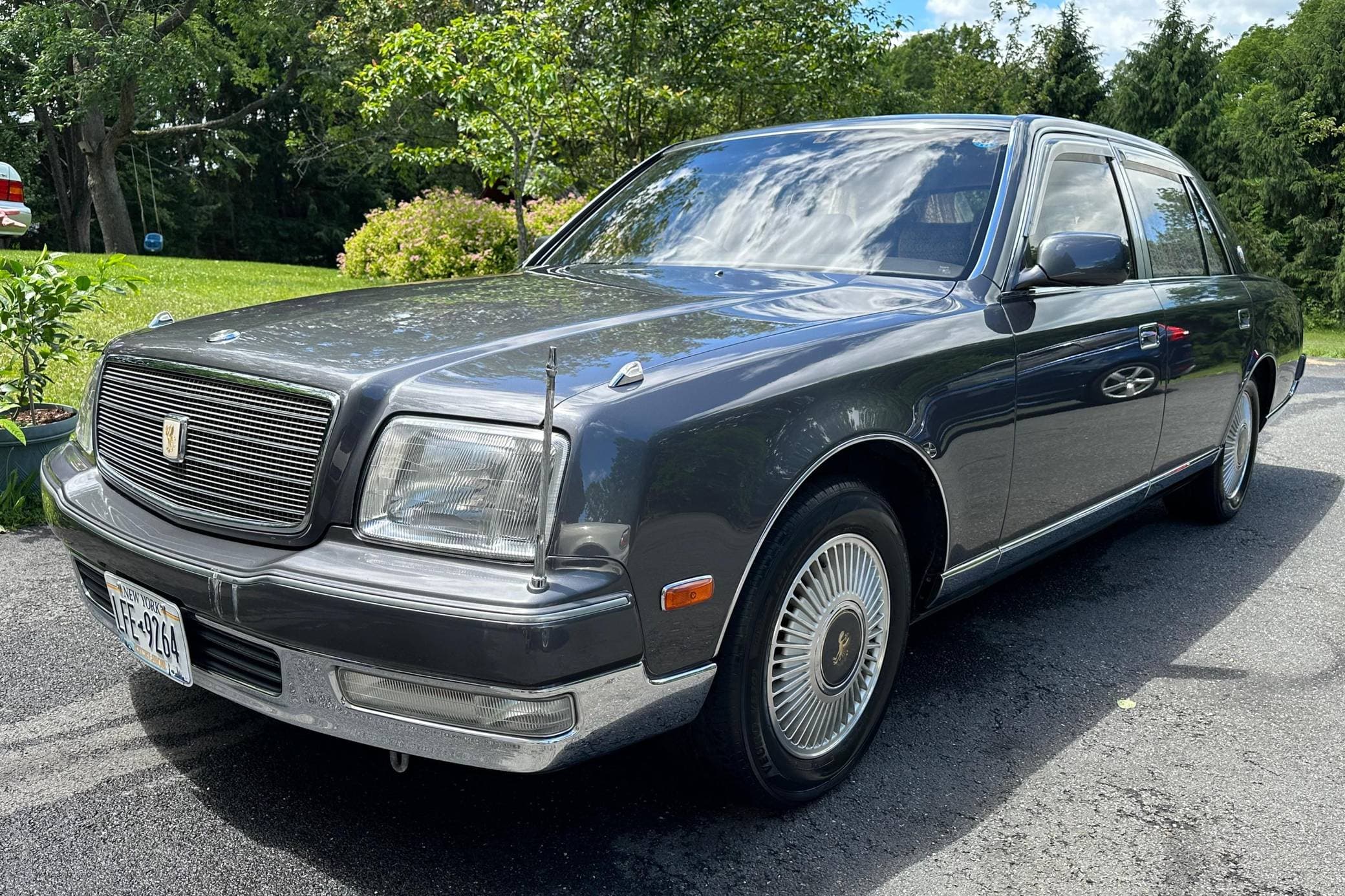 1997 Toyota Century sold for $14,200