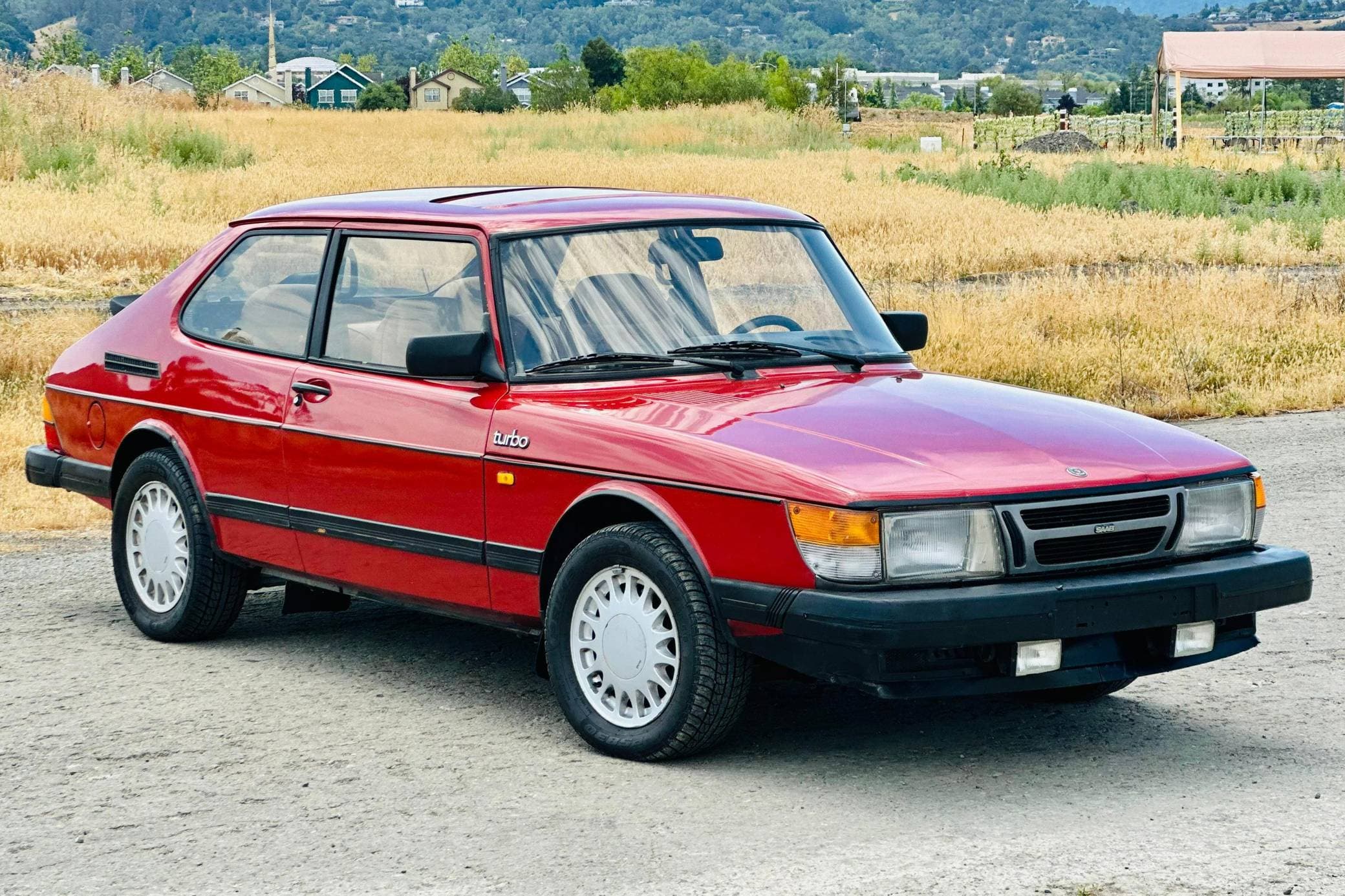 1986 Saab 900 sold for $6,000