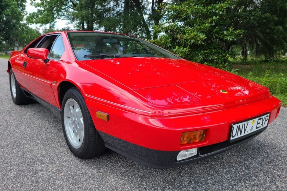 1989 Lotus Esprit sold for $34,444