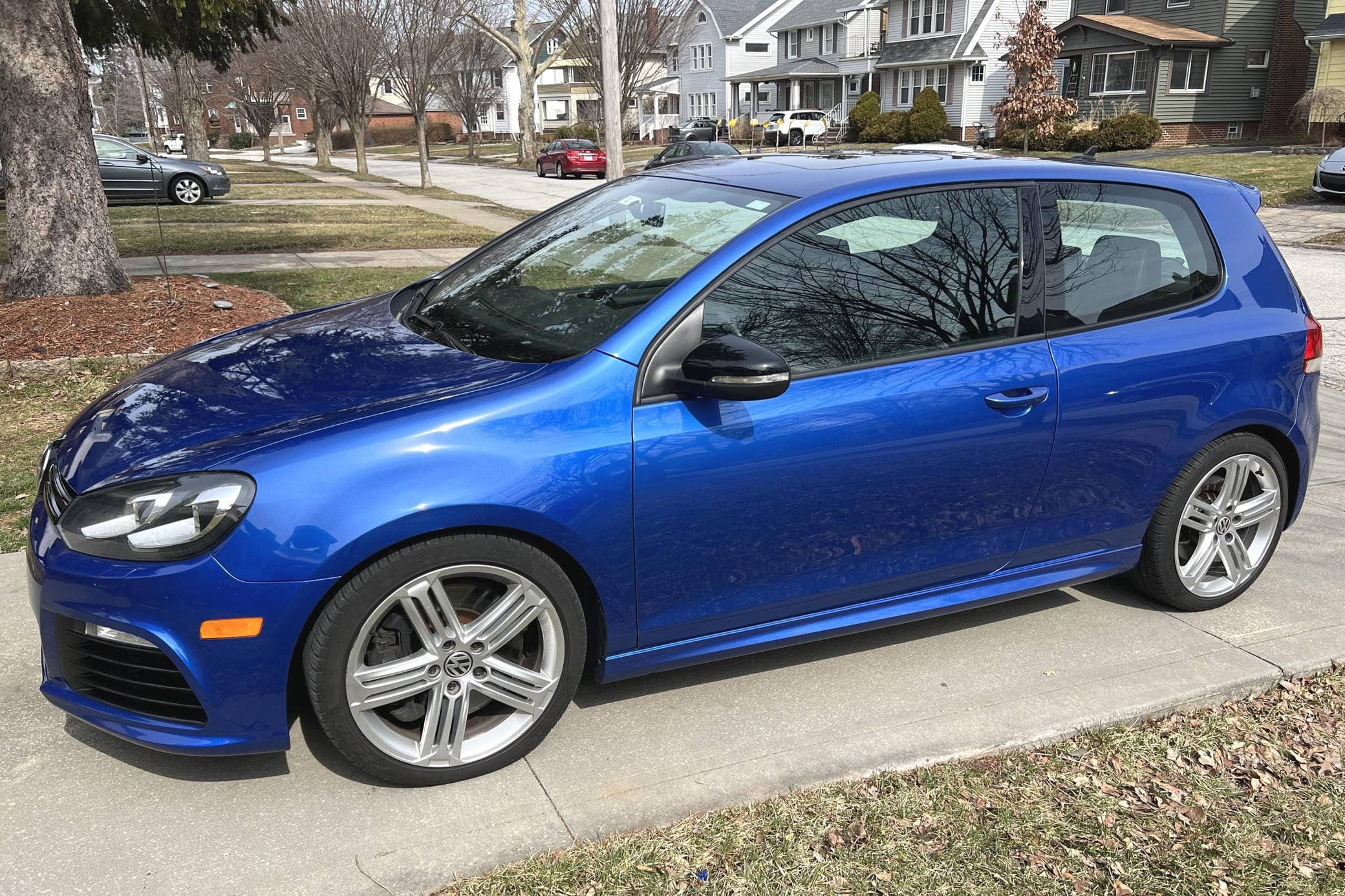 2012 Volkswagen Golf R sold for $15,500