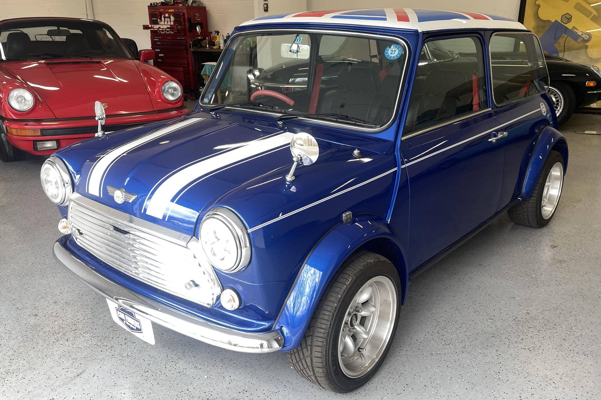 1990 MINI Classic Mini sold for $21,330