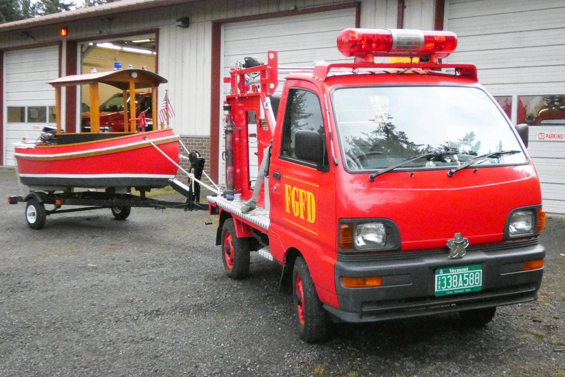1996 Mitsubishi Minicab sold for $10,800