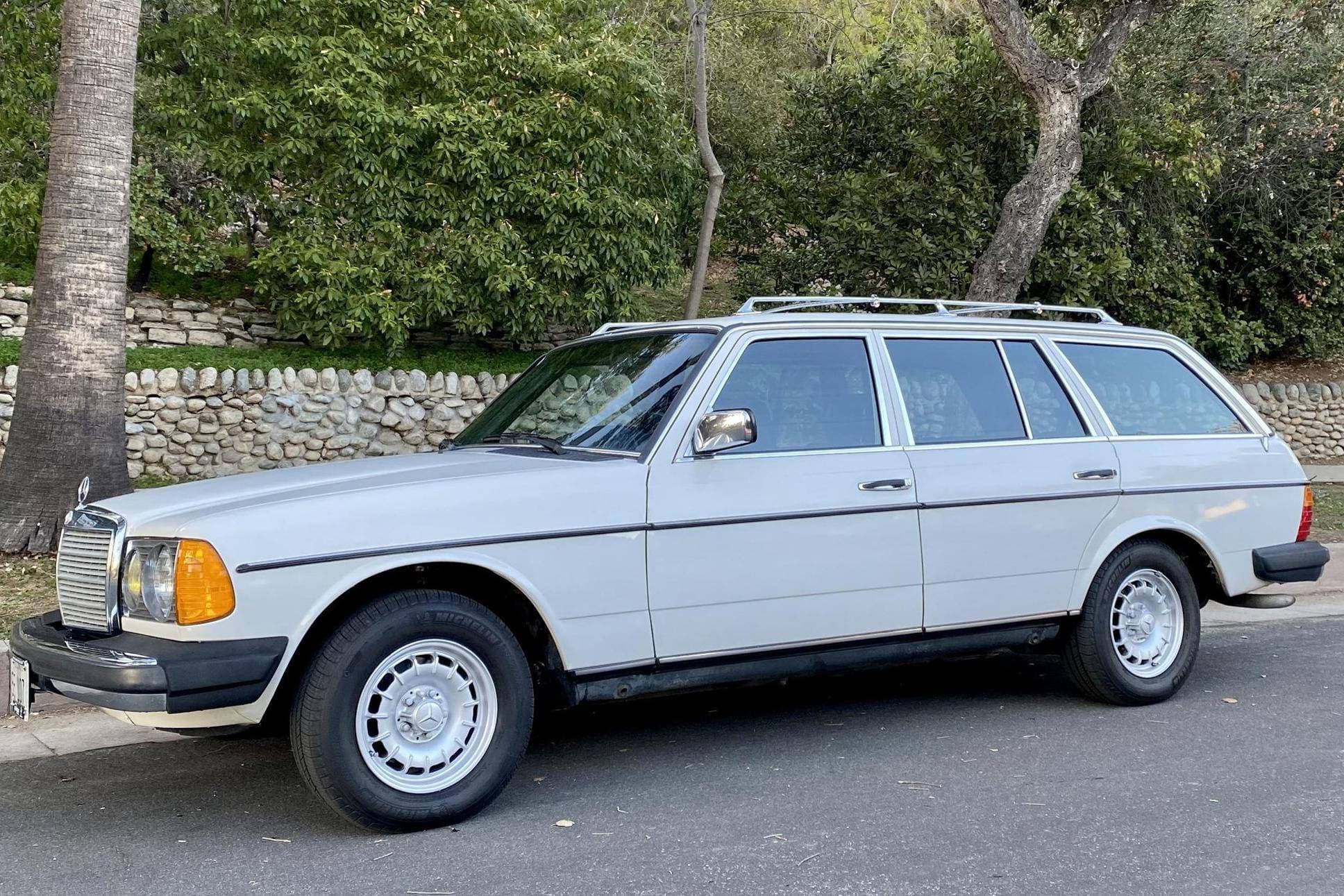 1984 Mercedes-Benz E-Class sold for $23,000