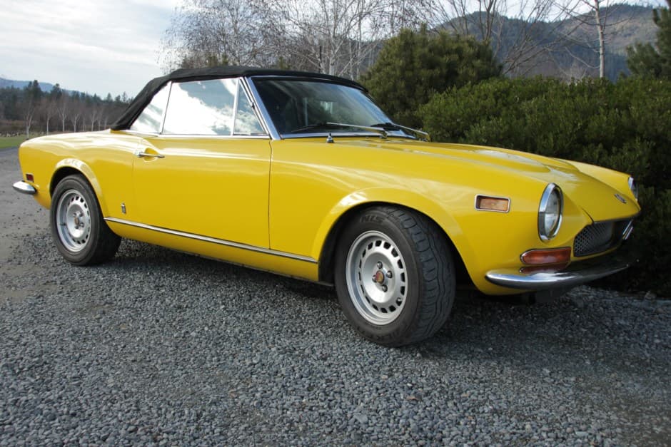 1971 Fiat 124 Spider (1966-1985) sold for $12,500