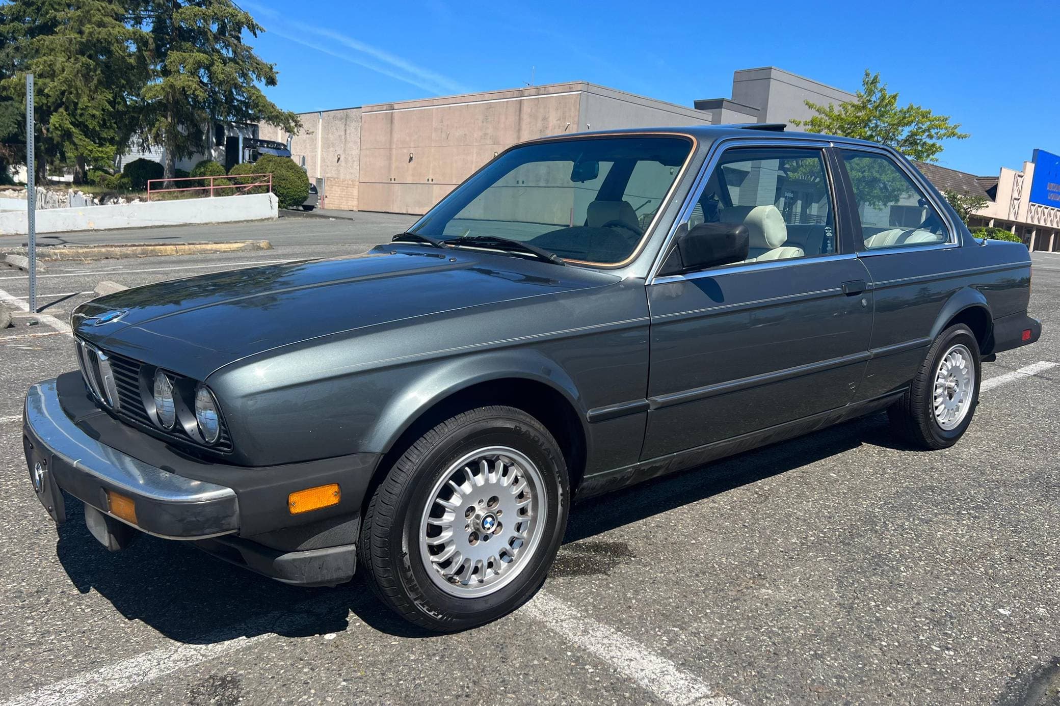 1985 BMW 3 Series sold for $5,200