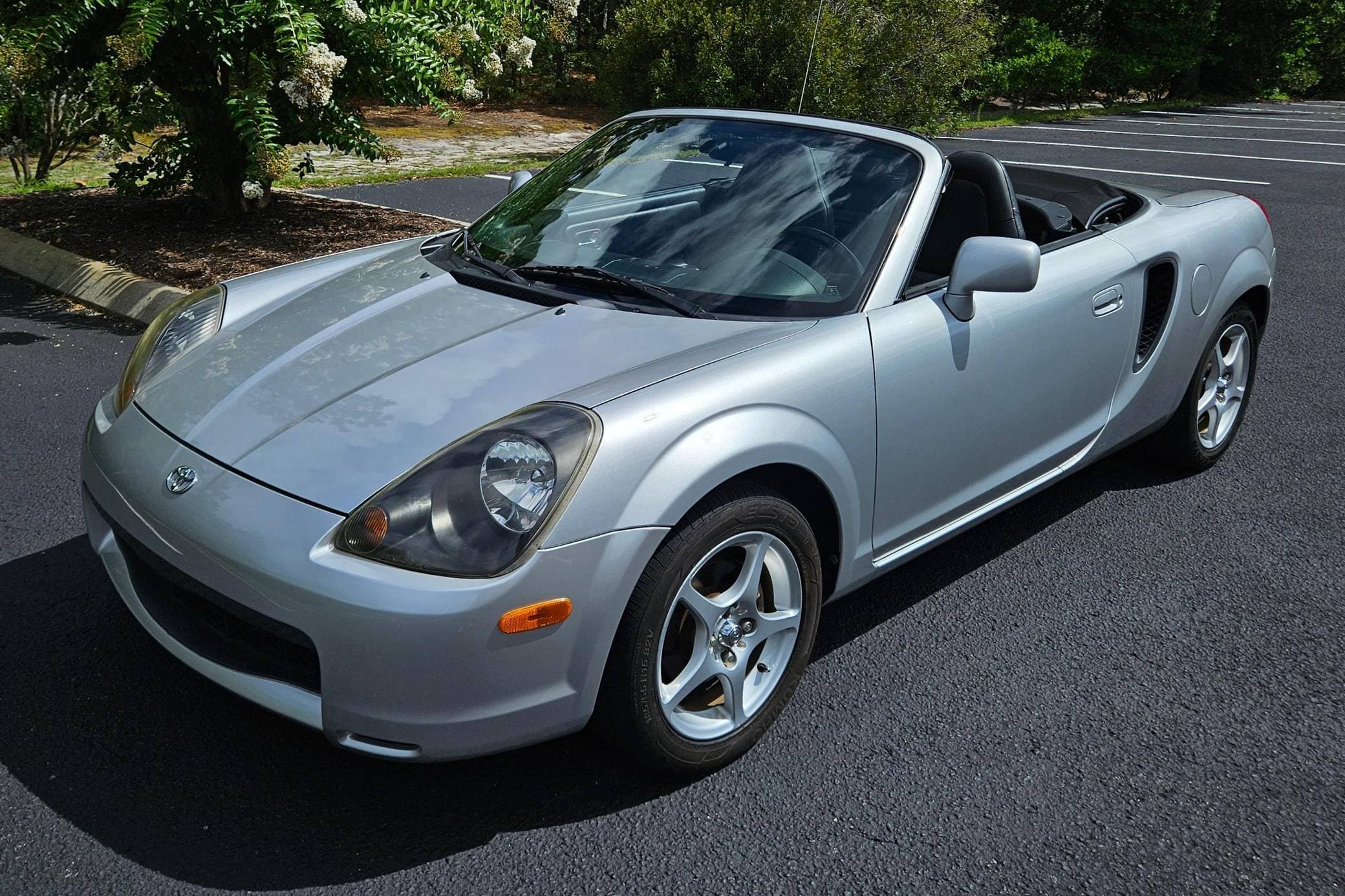 2001 Toyota MR2 Spyder sold for $12,000