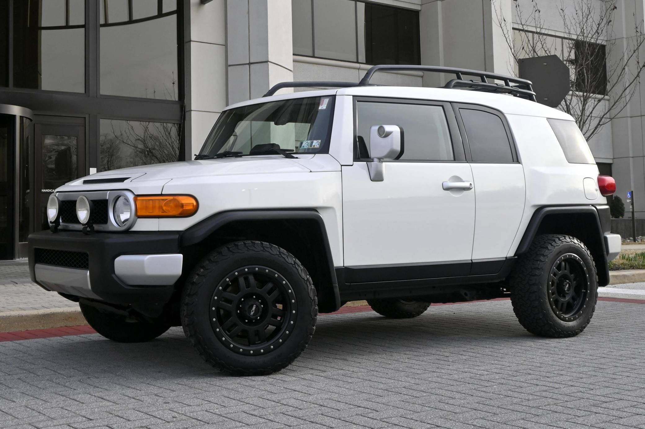 2011 Toyota FJ Cruiser sold for $18,750