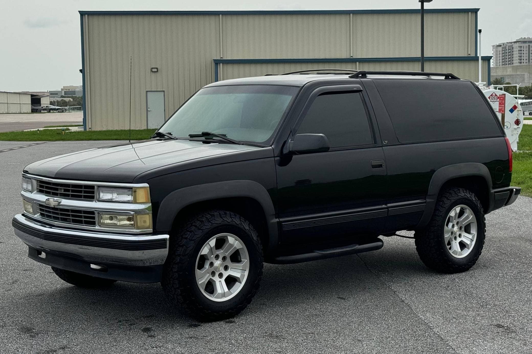 1995 Chevrolet Tahoe sold for $8,400