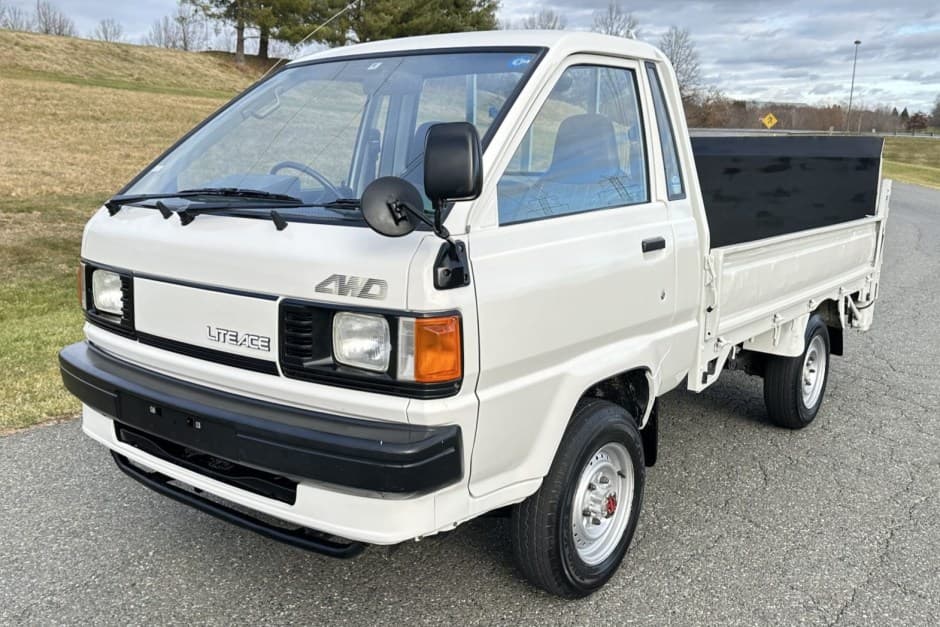 1993 Toyota LiteAce & TownAce sold for $11,500