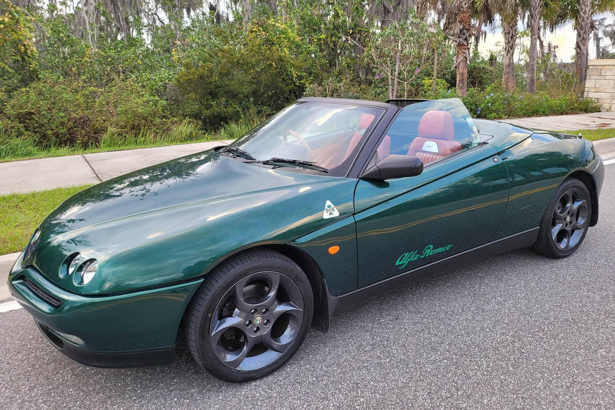 1996 Alfa Romeo Spider sold for $6,900