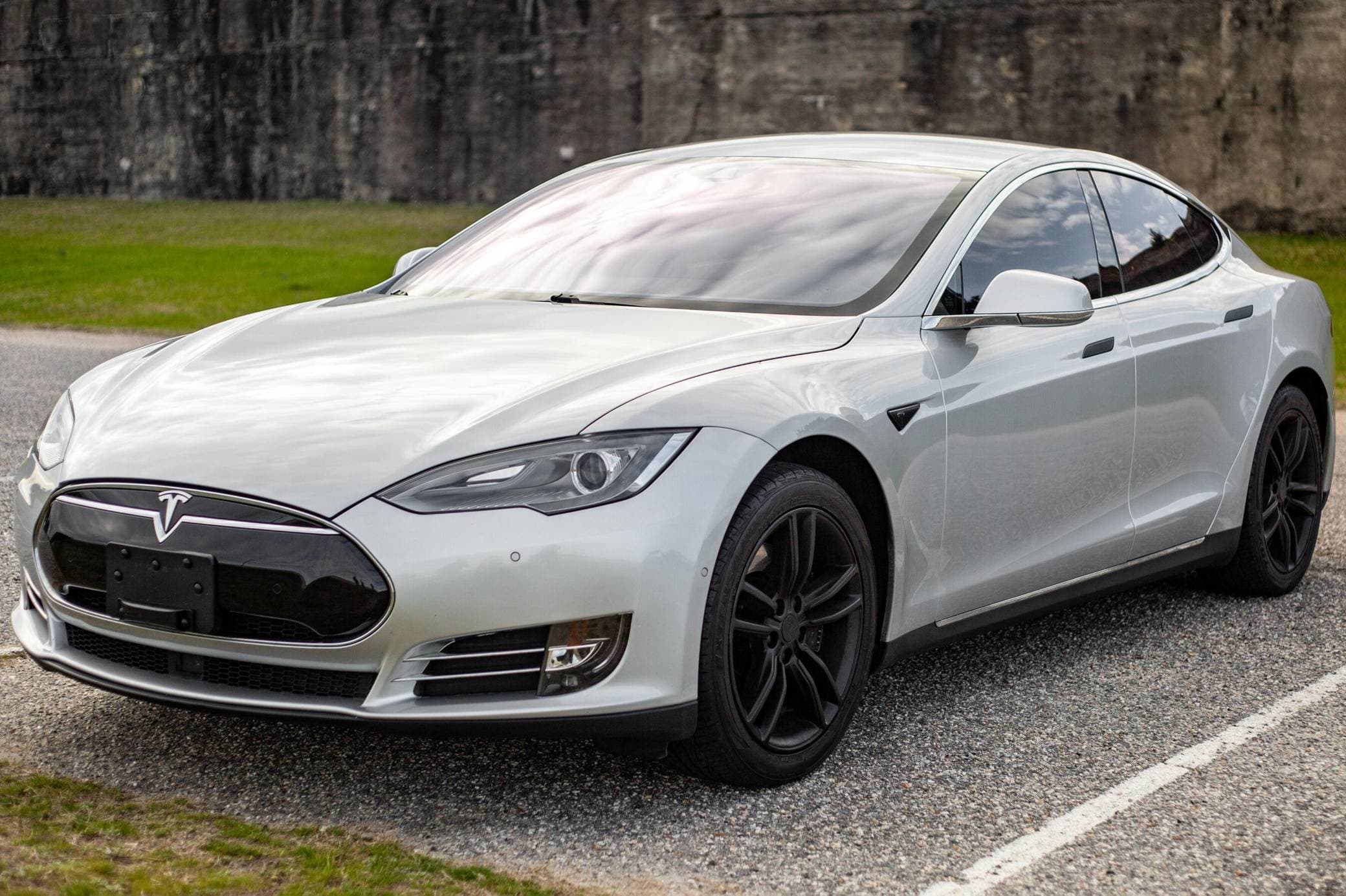 2015 Tesla Model S sold for $29,000