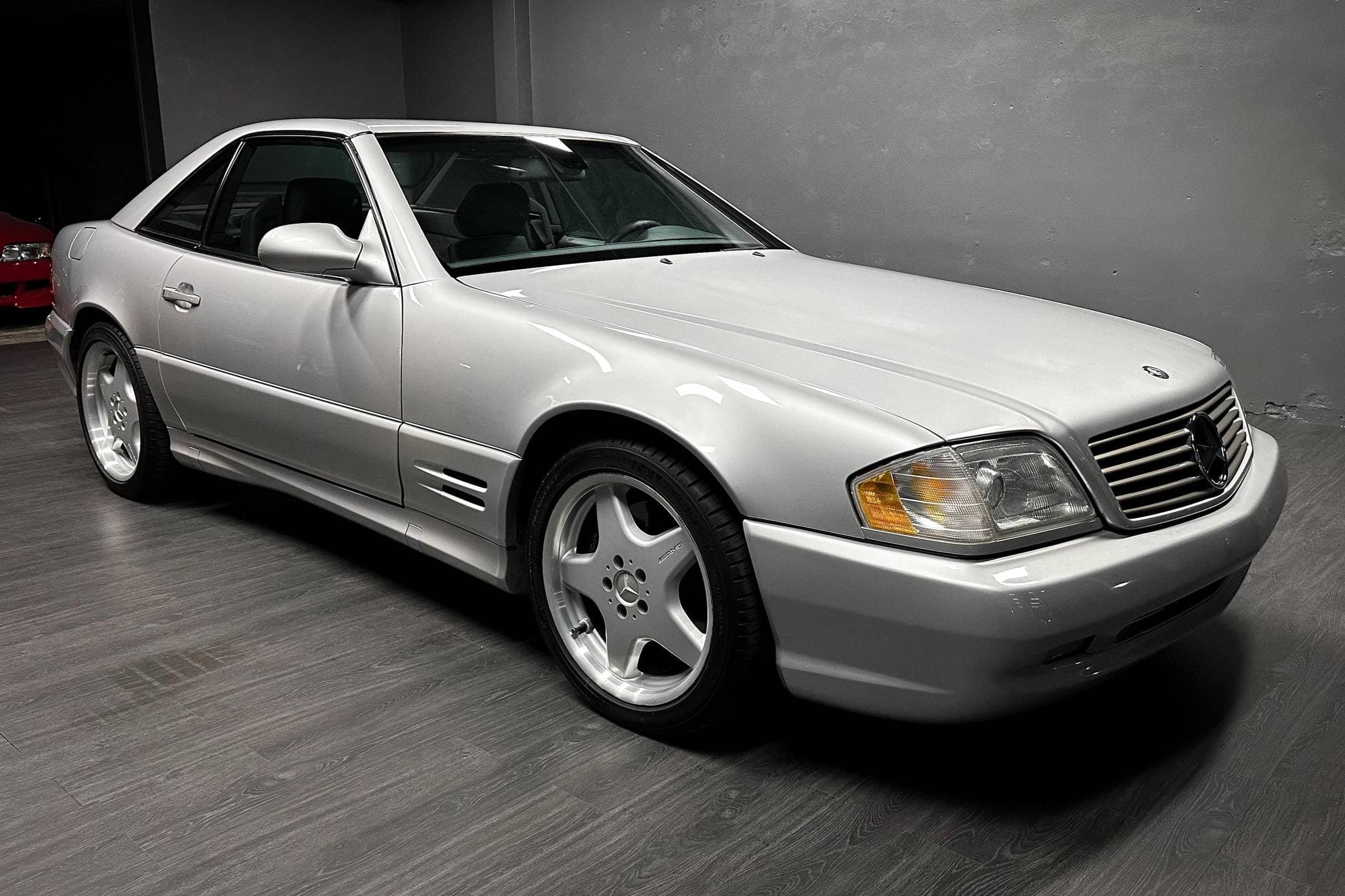2001 Mercedes-Benz R129 SL sold for $12,000