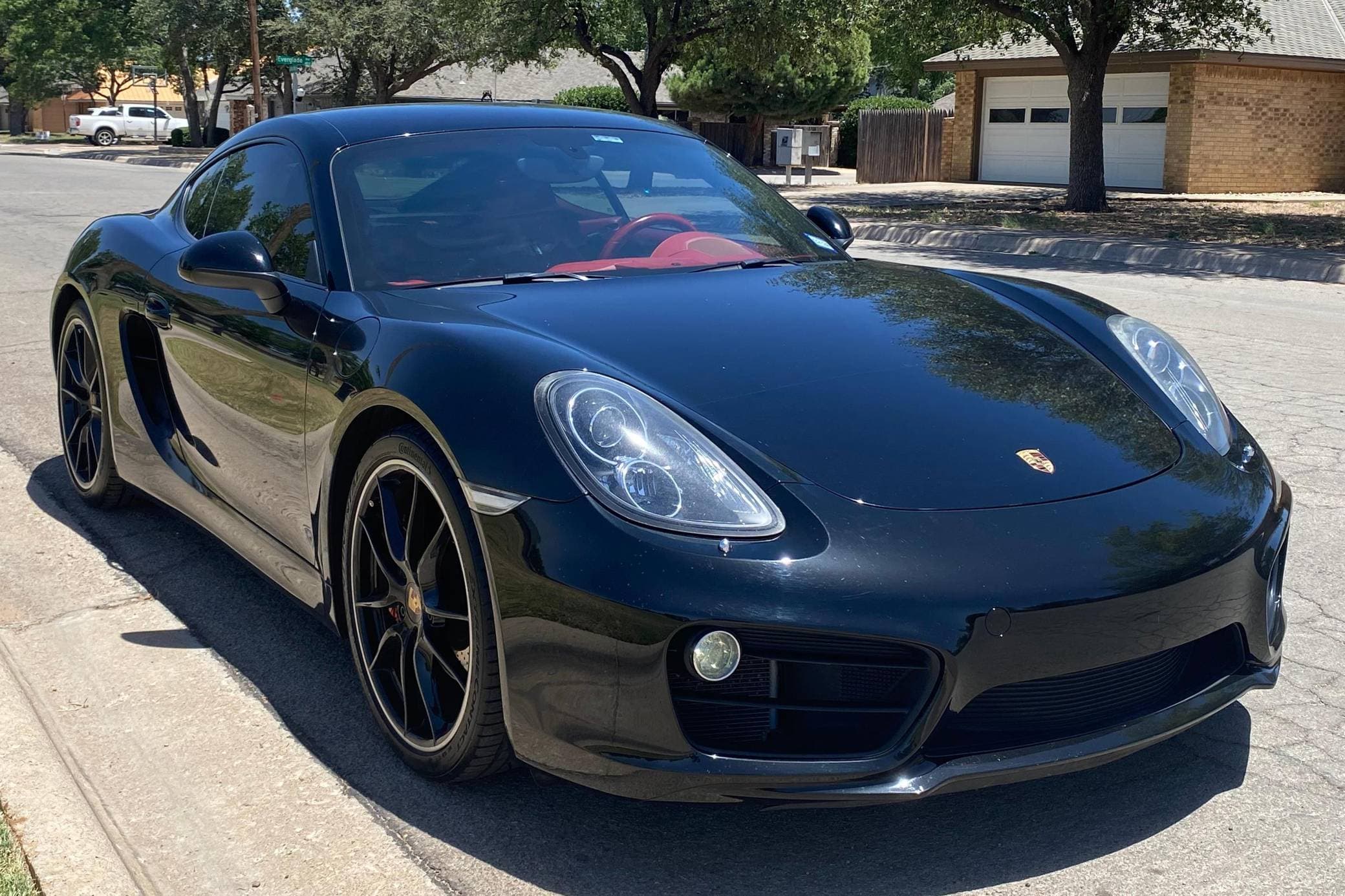 2014 Porsche 981 Cayman sold for $35,000