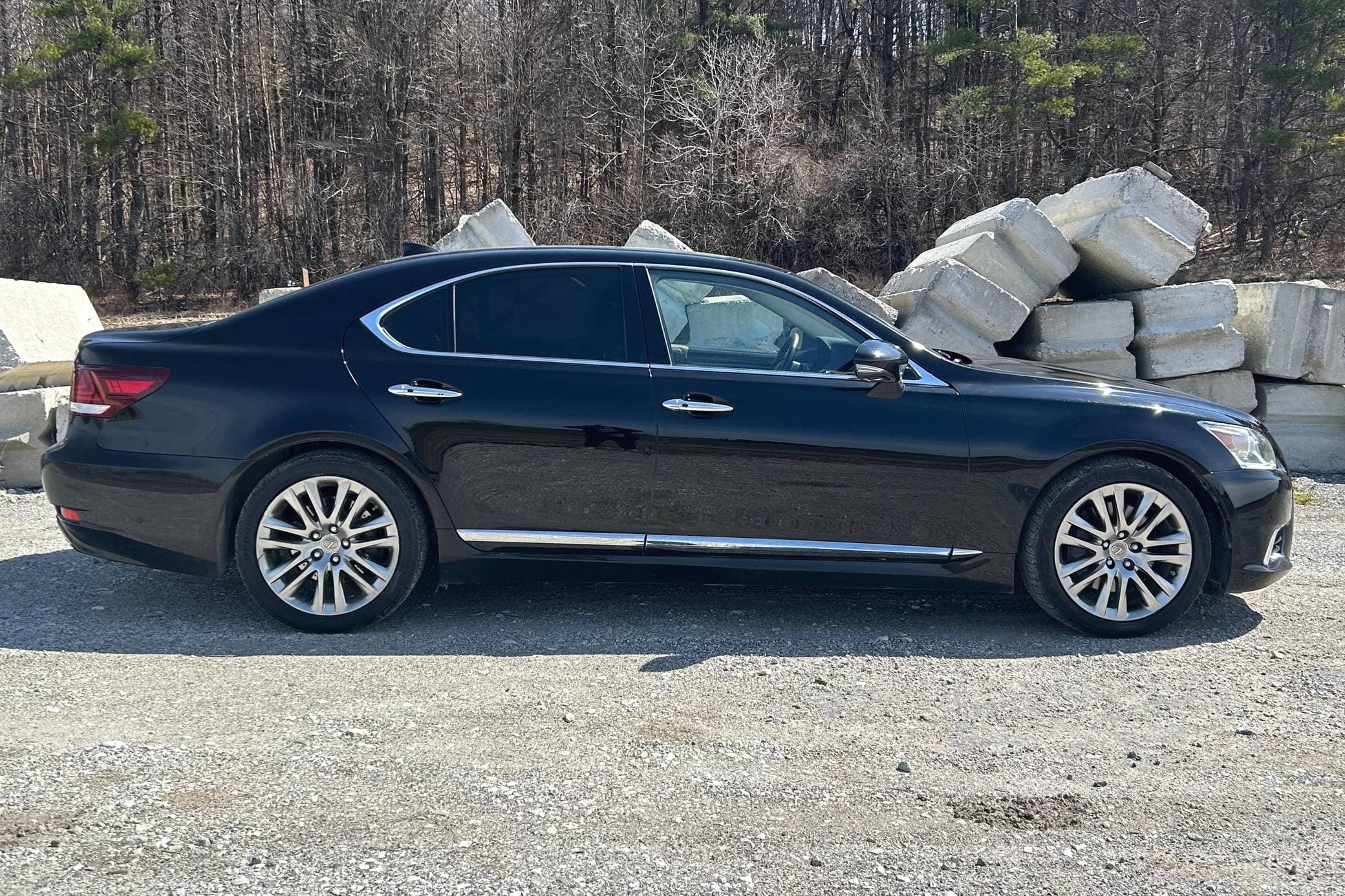 2015 Lexus LS sold for $15,000