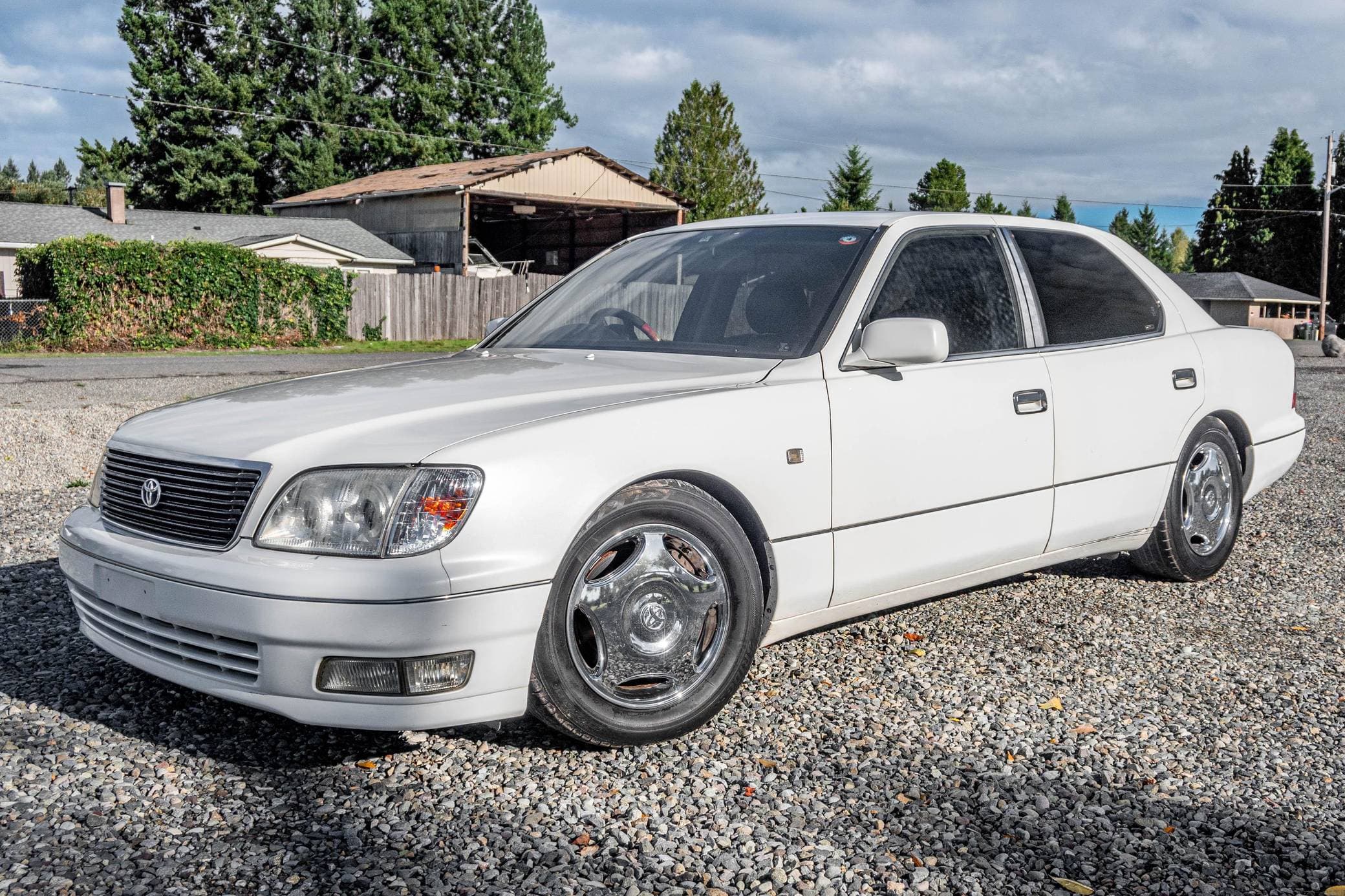 1998 Toyota Celsior sold for $6,550