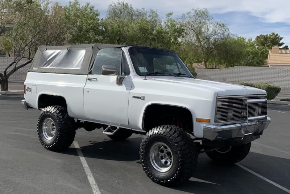 1988 GMC Jimmy (1973-1991) sold for $10,250
