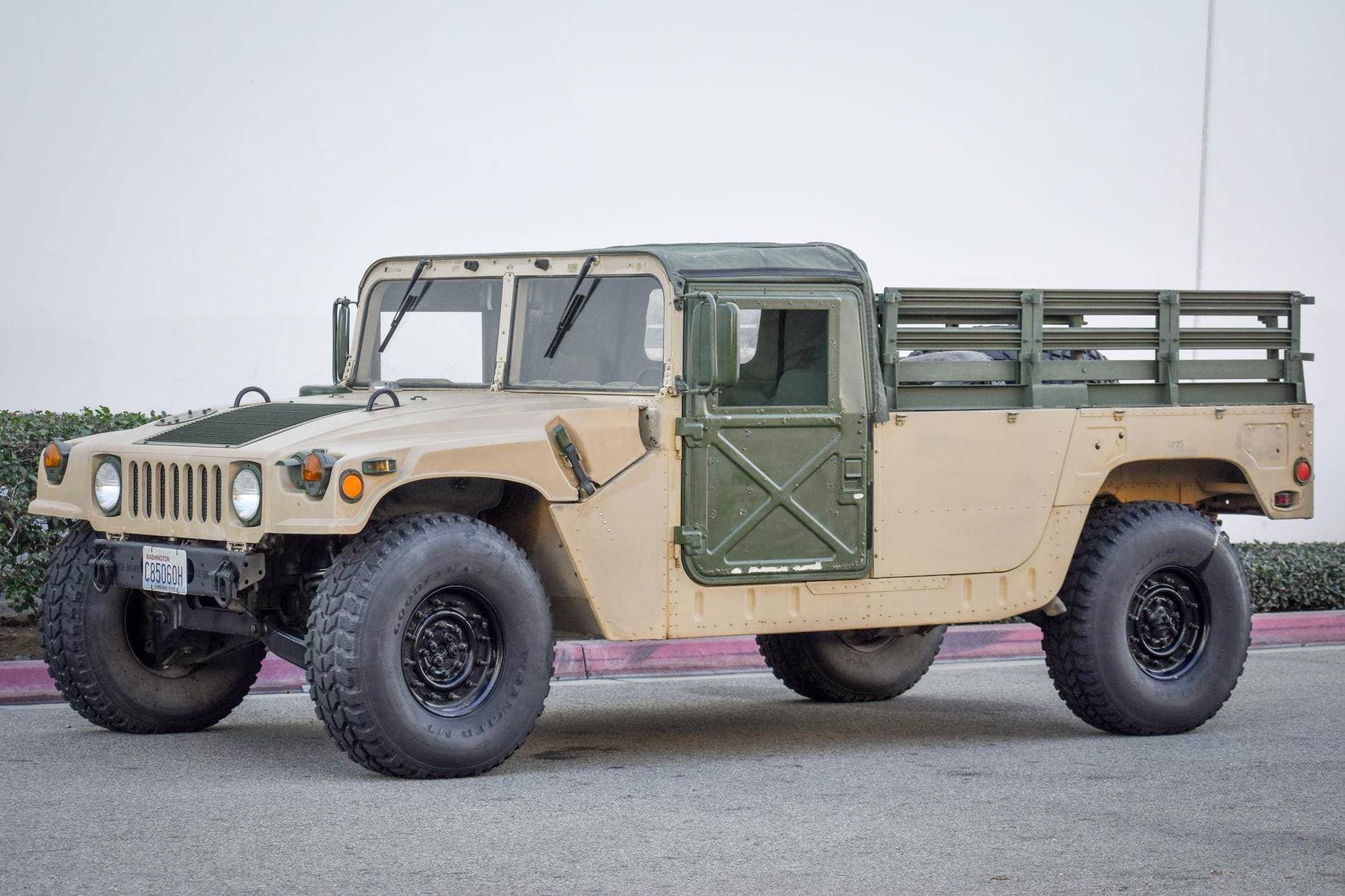 1990 AM General Hummer sold for $18,750