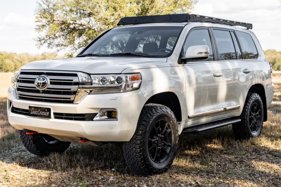 2021 Toyota Land Cruiser 200-Series sold for $109,000