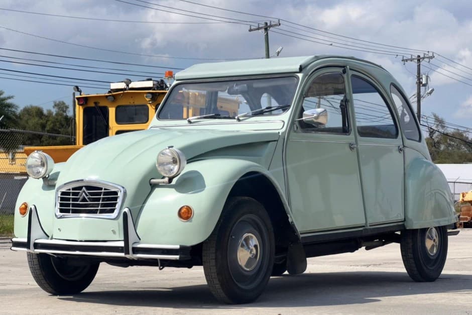 1982 Citroen 2CV sold for $17,855