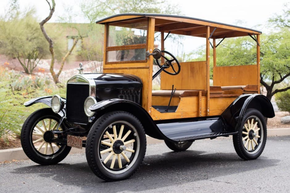 1921 Ford  sold for $14,921