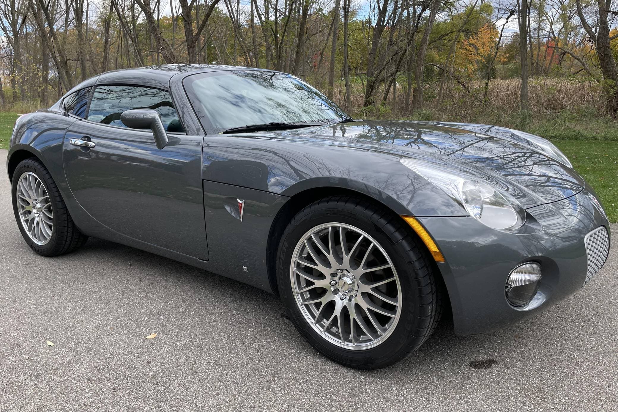 2009 Pontiac Solstice sold for $22,500