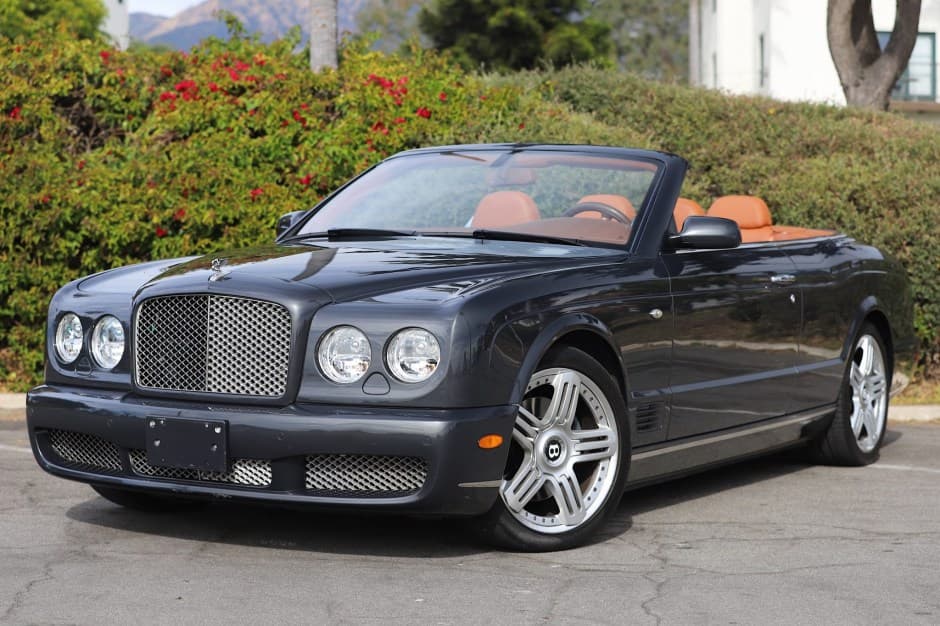 2010 Bentley Azure sold for $104,000