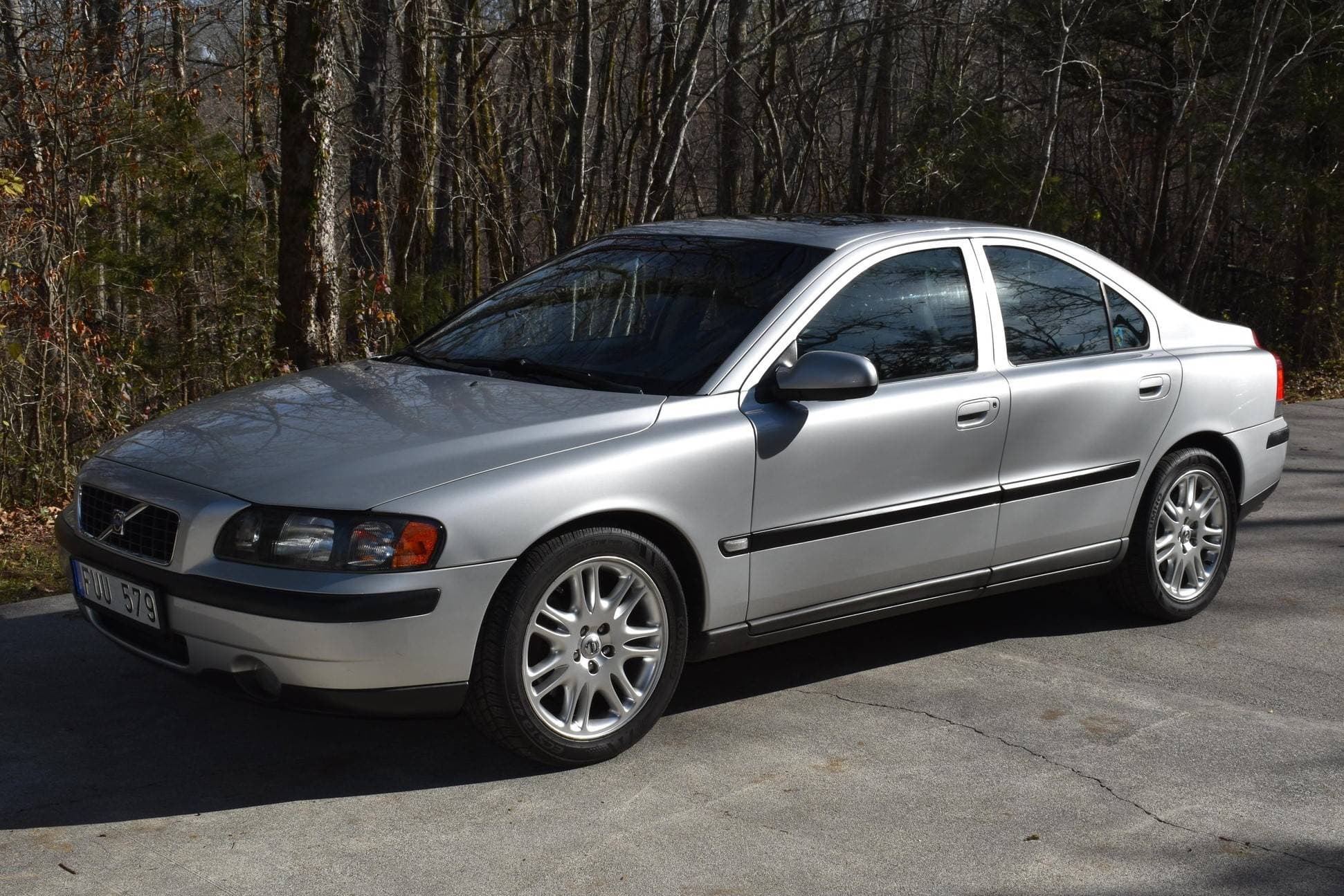 2003 Volvo S60 sold for $6,100
