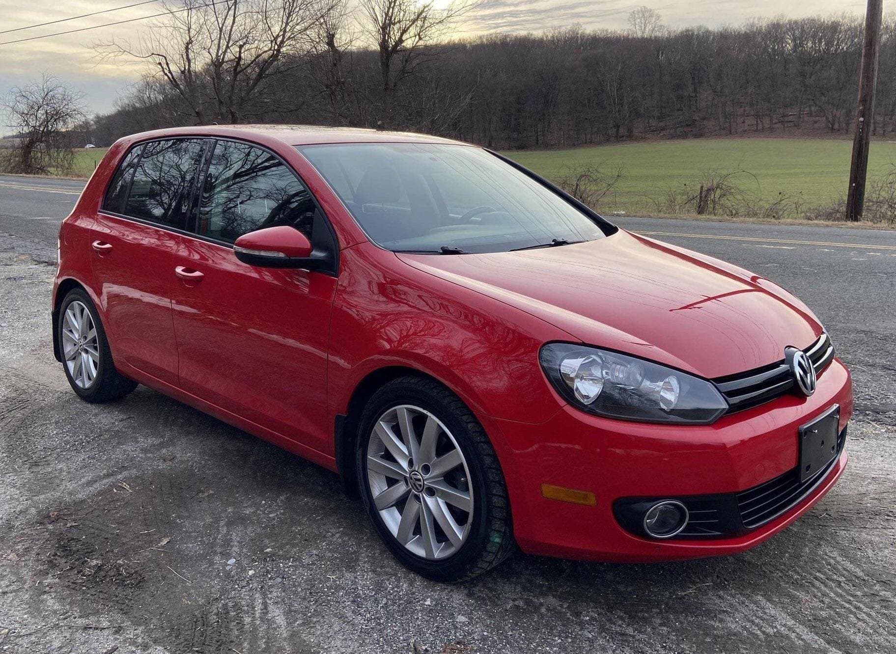 2011 Volkswagen Golf sold for $8,100