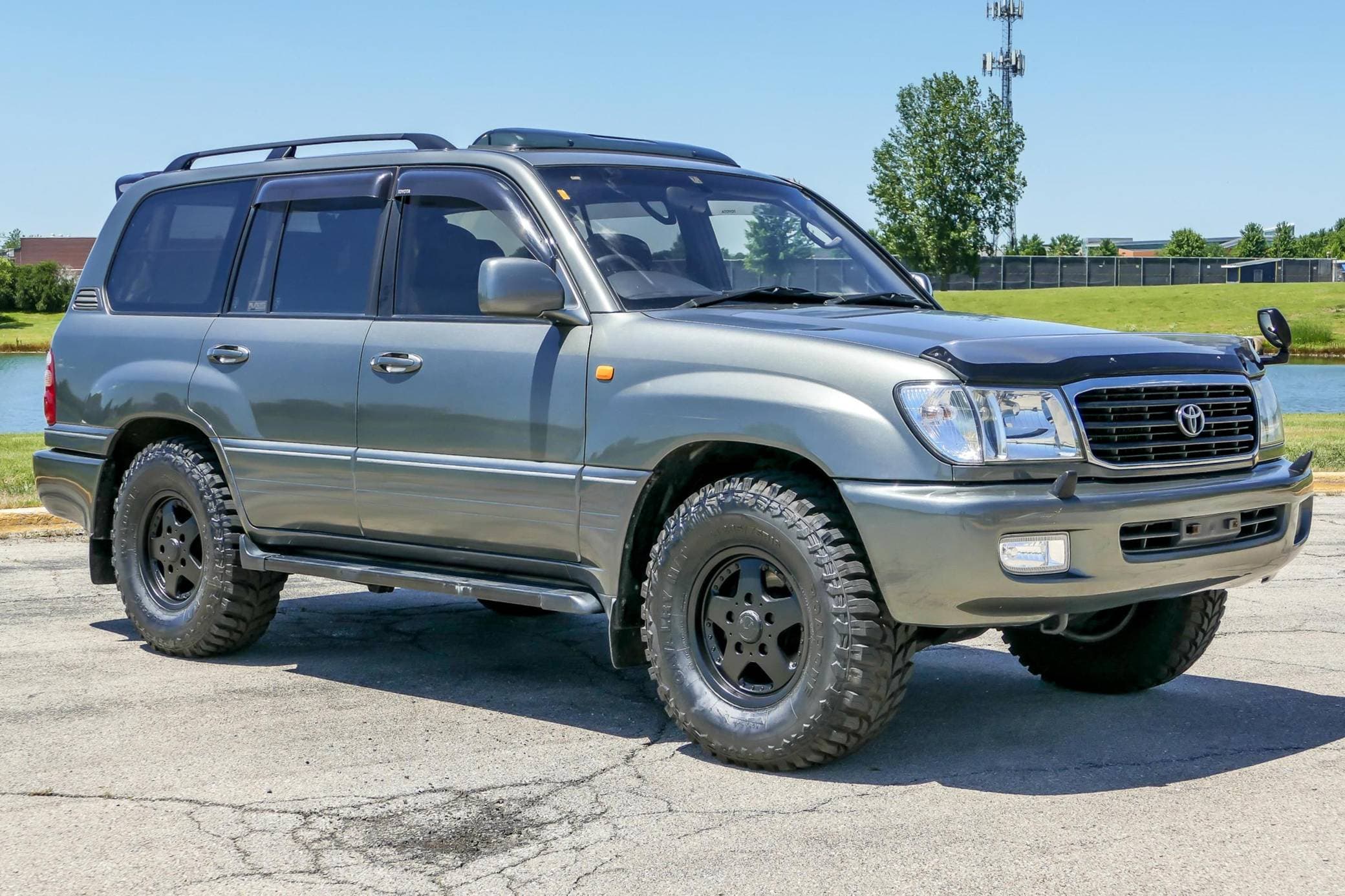 1998 Toyota Land Cruiser sold for $16,500
