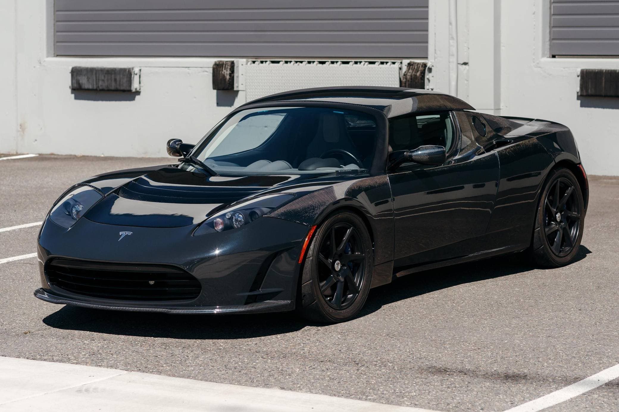 2011 Tesla Roadster sold for $182,000