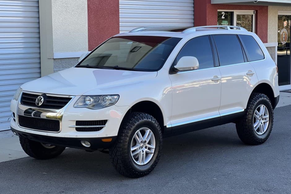 2008 Volkswagen Touareg sold for $16,000