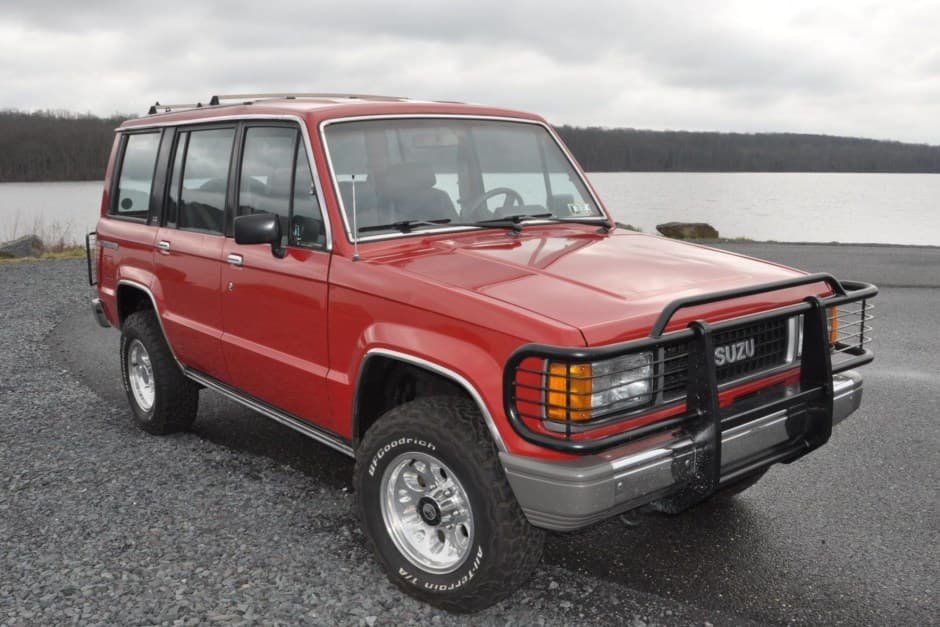 1989 Isuzu Trooper sold for $9,700
