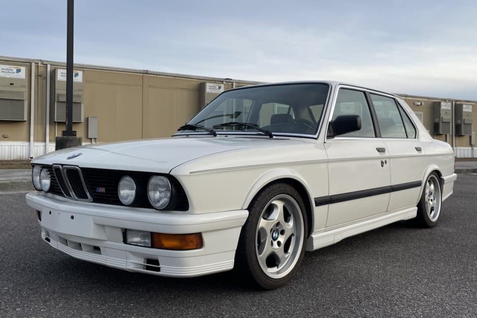 1986 BMW E28 5-Series sold for $26,250