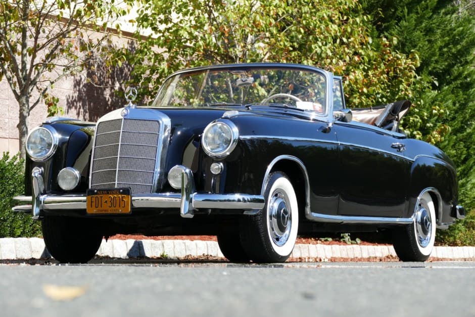1957 Mercedes-Benz Ponton sold for $104,000