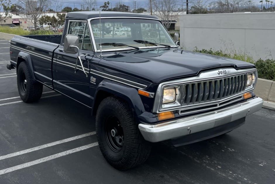 1985 Jeep Pickup sold for $14,750