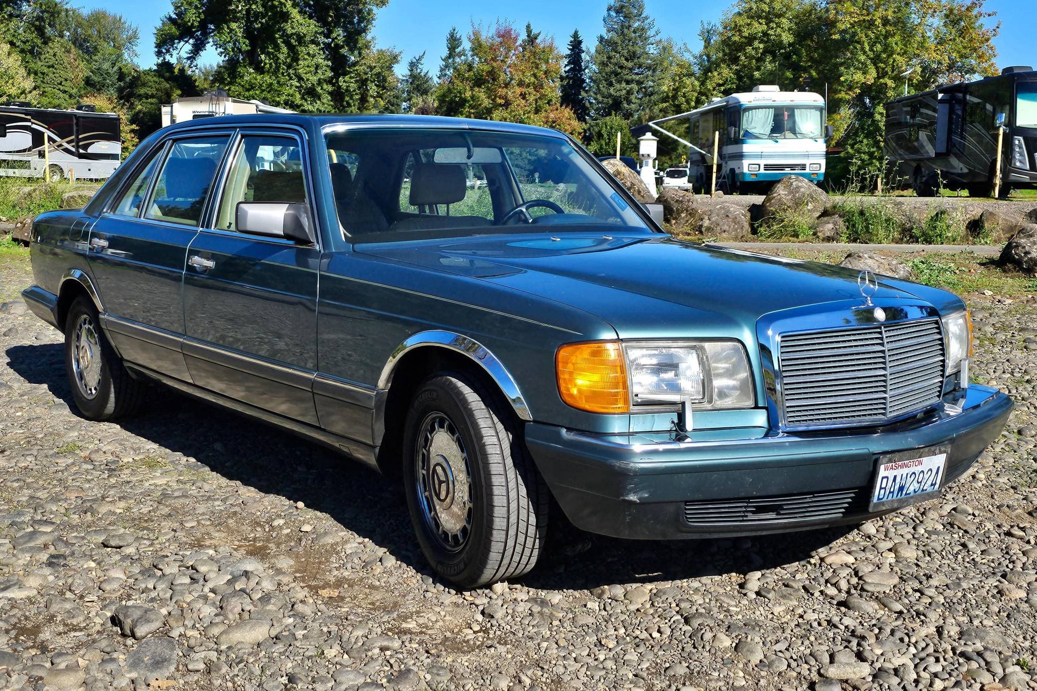 1989 Mercedes-Benz S-Class sold for $6,200