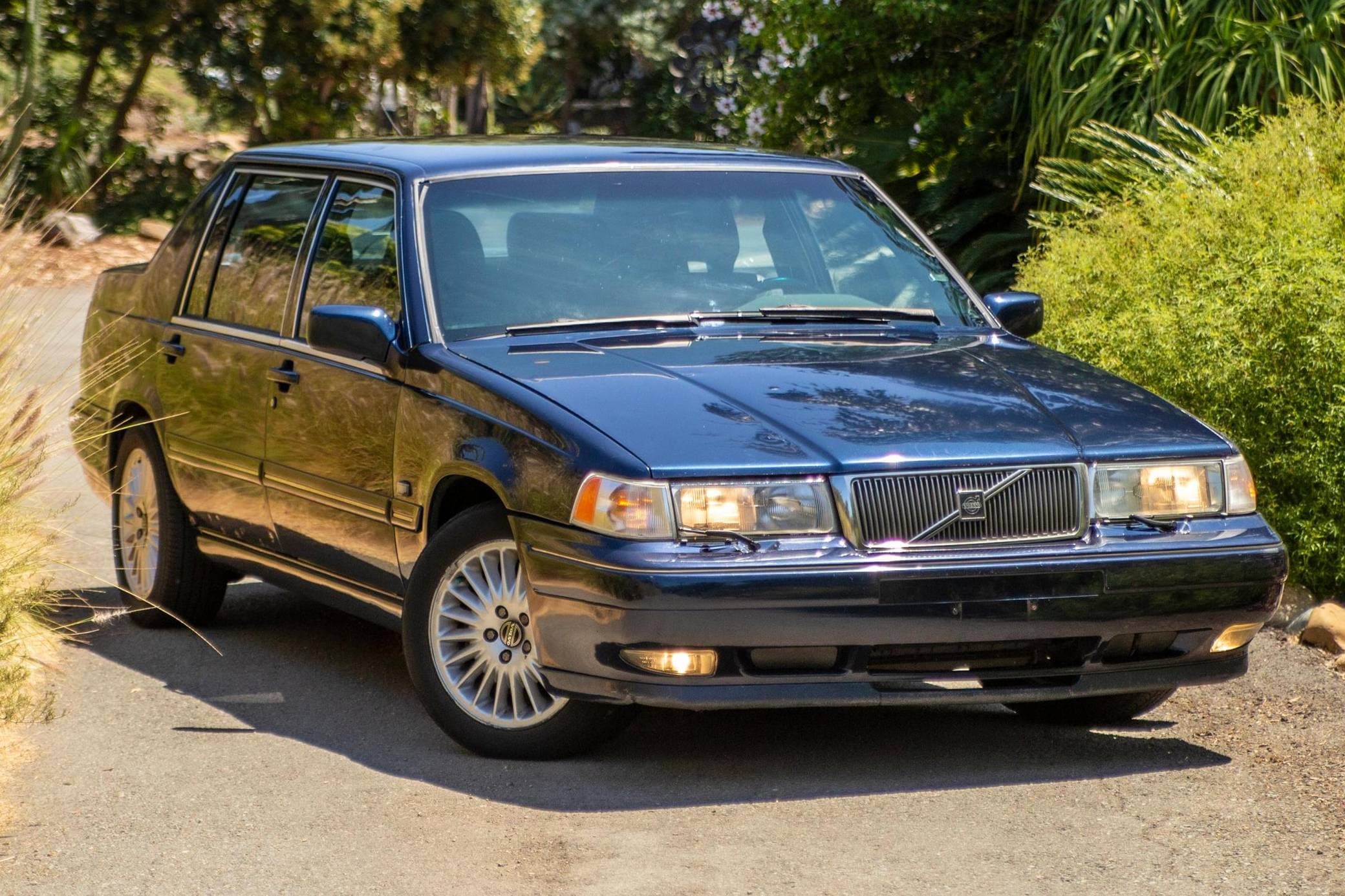 1995 Volvo 960 sold for $4,600