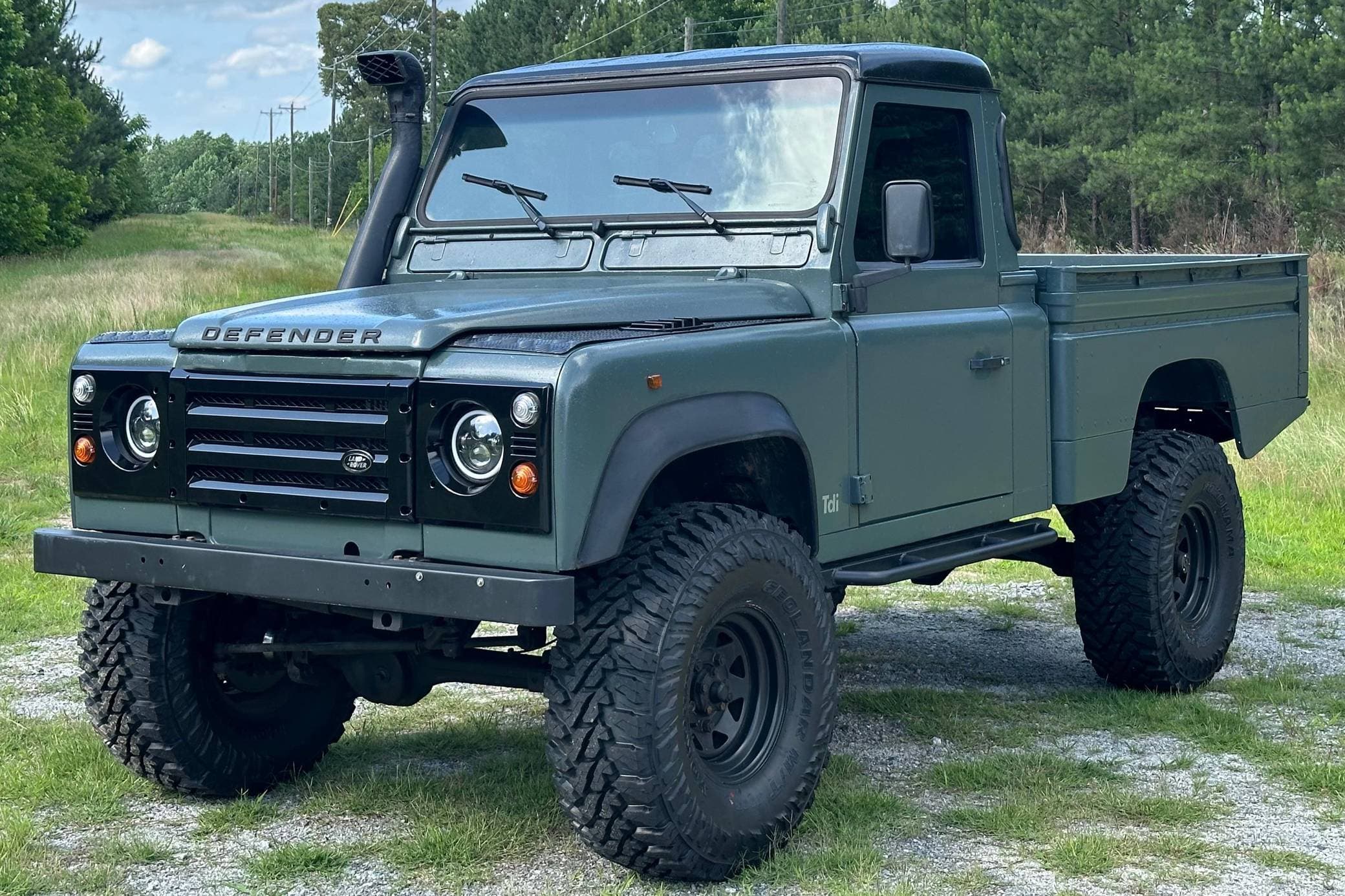 1996 Land Rover Defender sold for $27,000