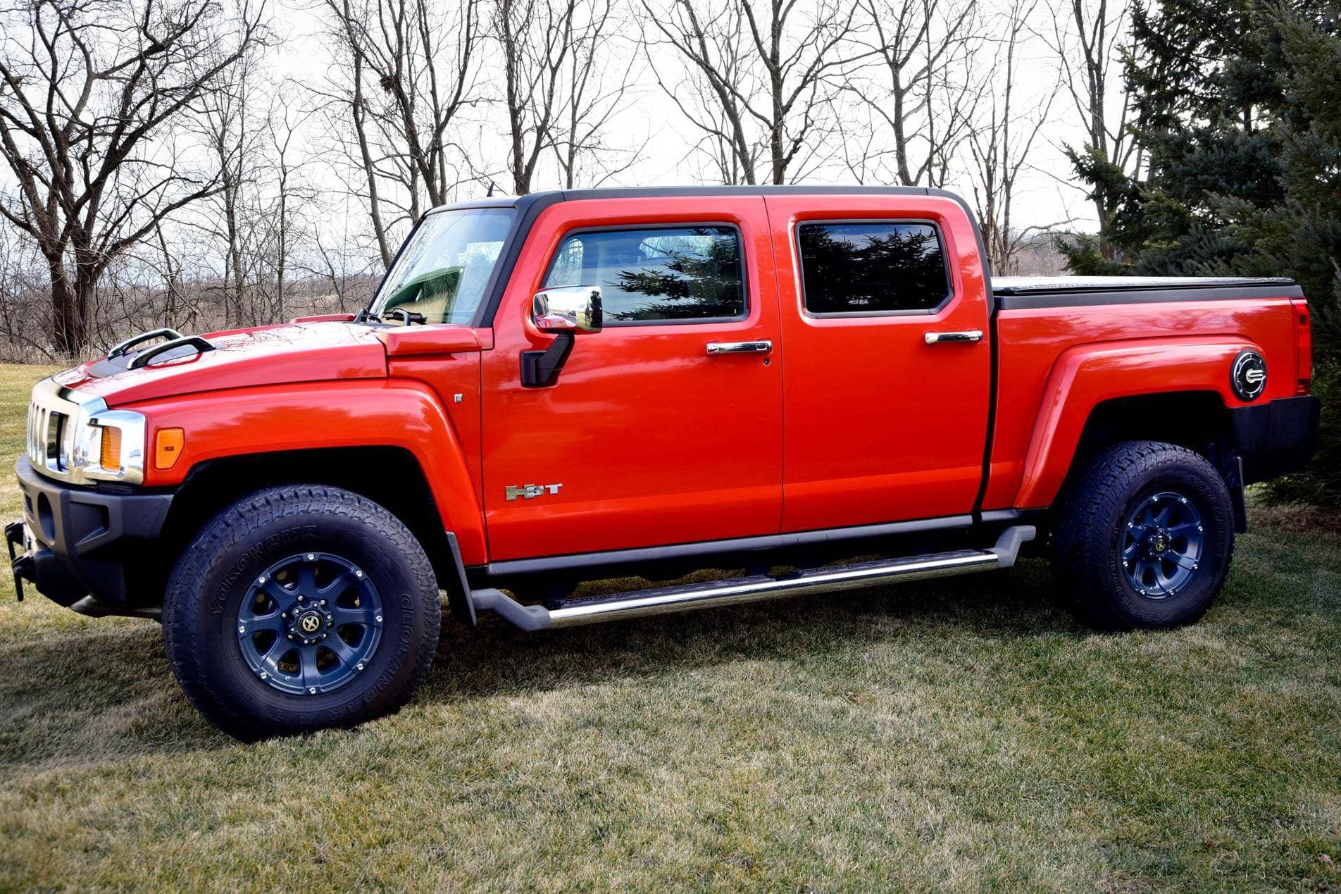 2009 Hummer H3T sold for $30,000