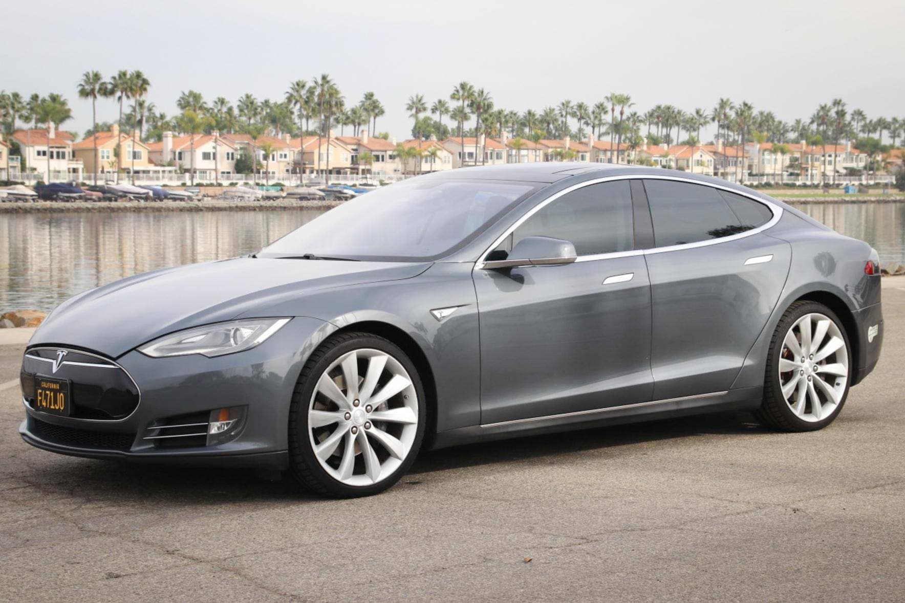 2013 Tesla Model S sold for $24,250