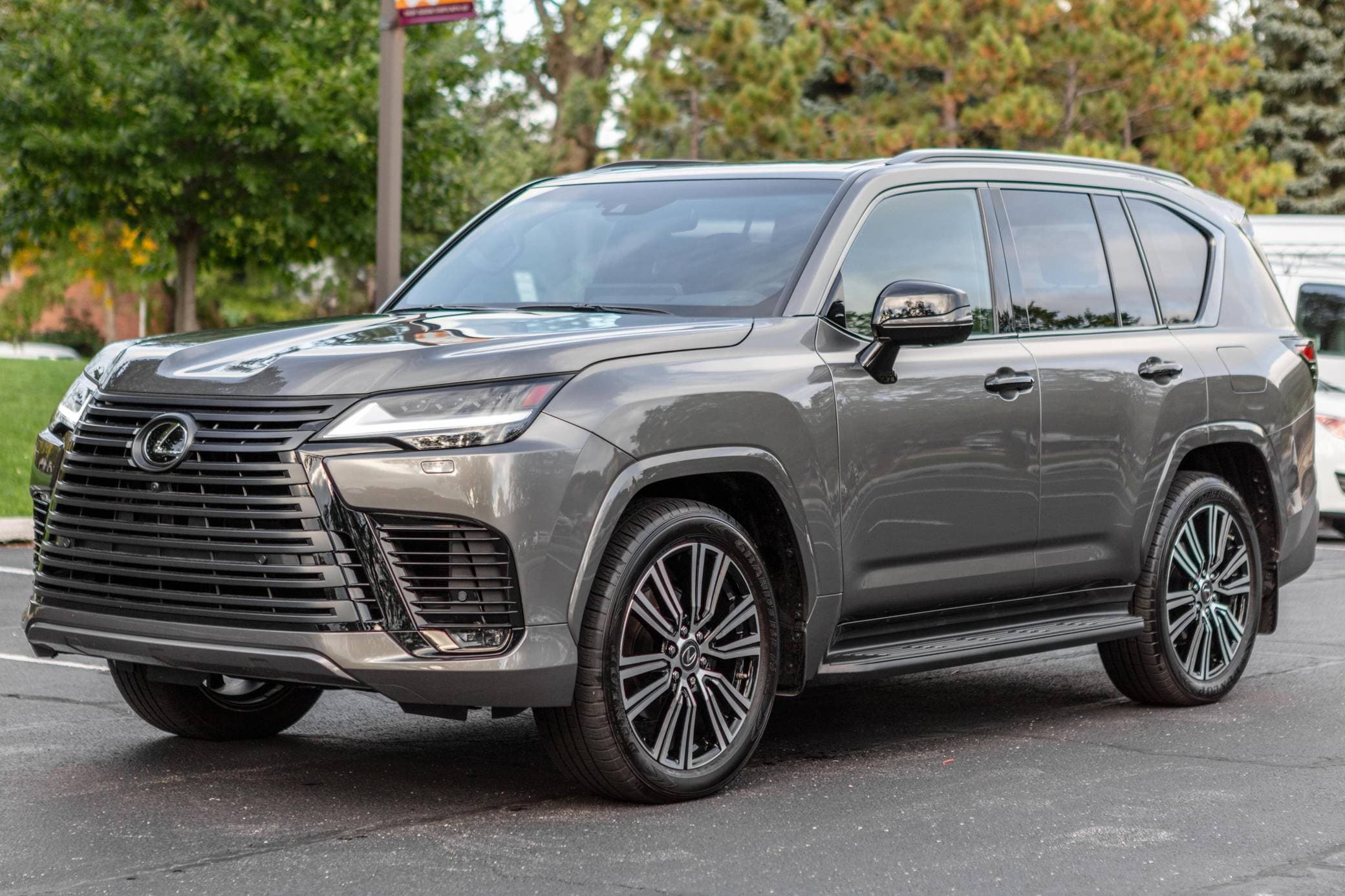 2023 Lexus LX sold for $106,500