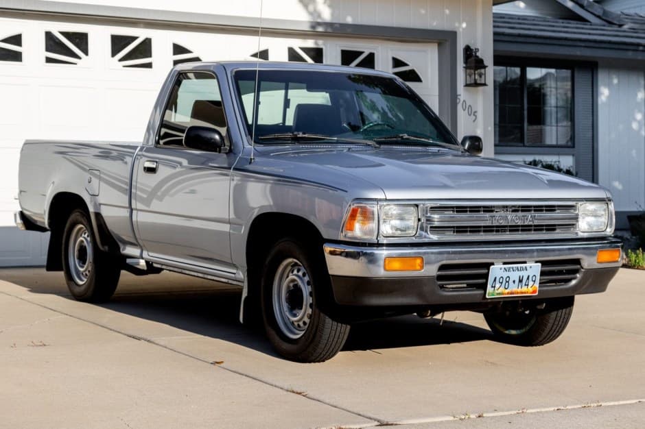 1989 Toyota Pickup (N80/90/100/110 1989-1997) sold for $11,000