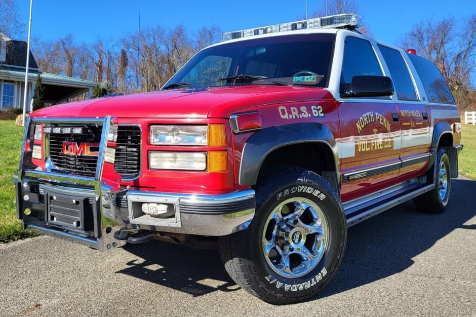 1994 GMC Suburban (GMT400 1992-1999) sold for $19,000