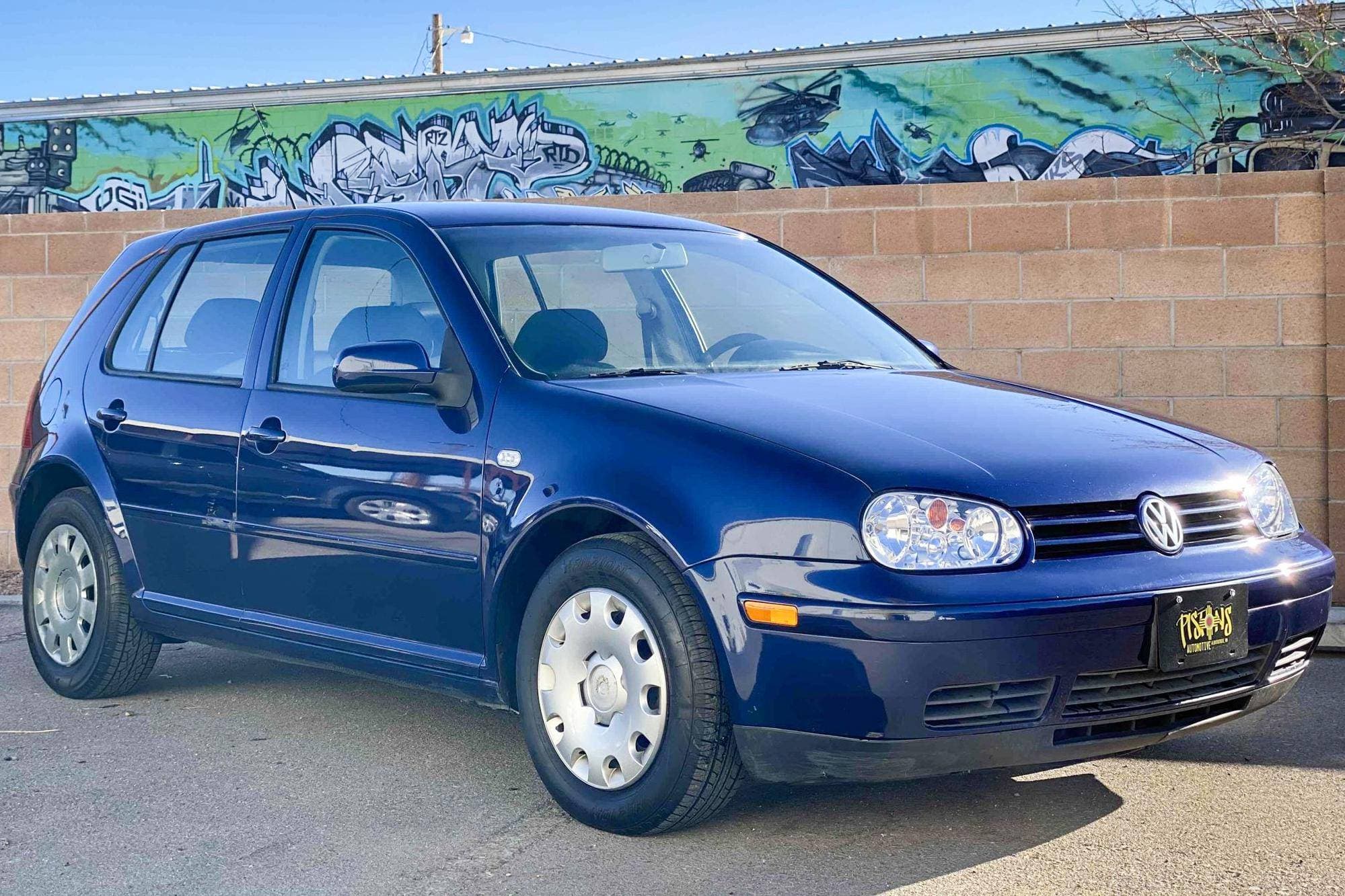 2003 Volkswagen Golf sold for $6,900