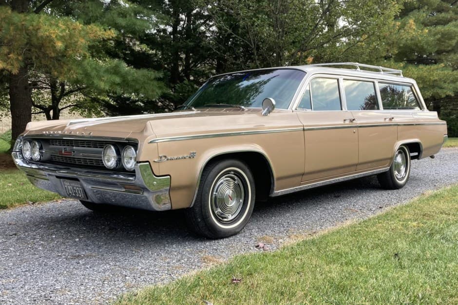 1964 Oldsmobile 88 sold for $25,250