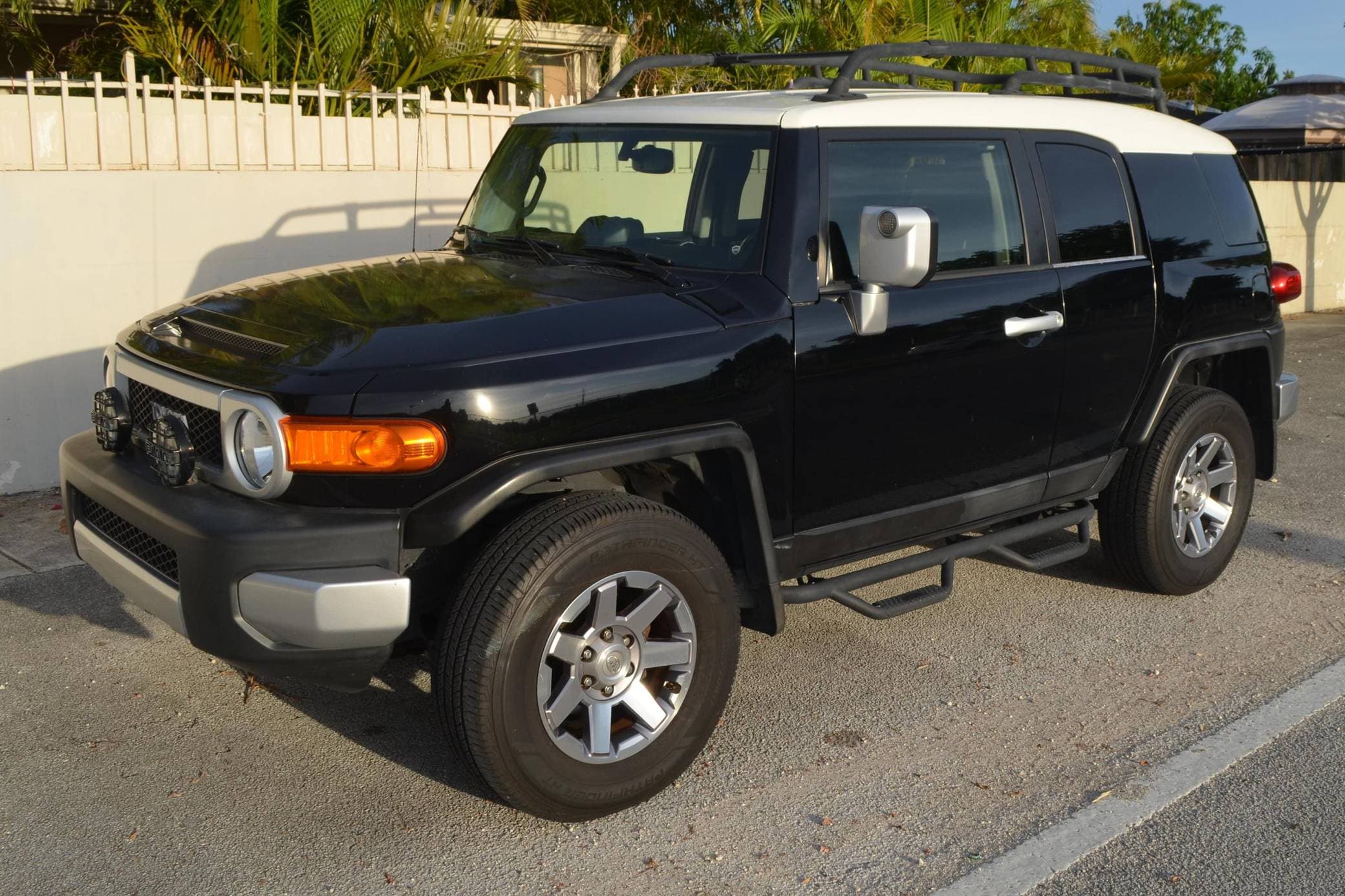 2014 Toyota FJ Cruiser sold for $25,000
