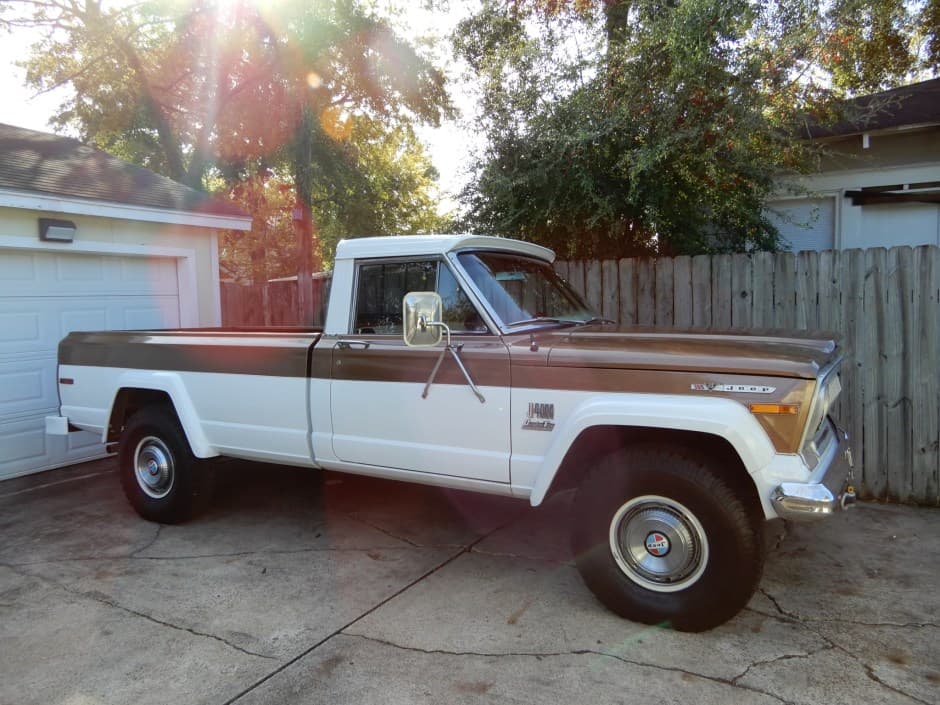 1973 Jeep Pickup sold for $11,500