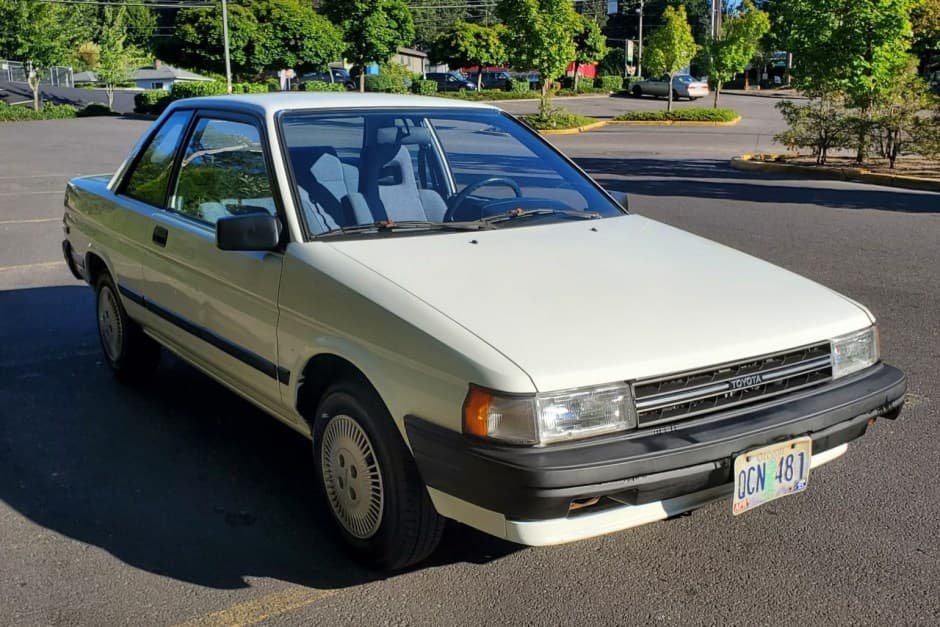 1989 Toyota  sold for $2,209