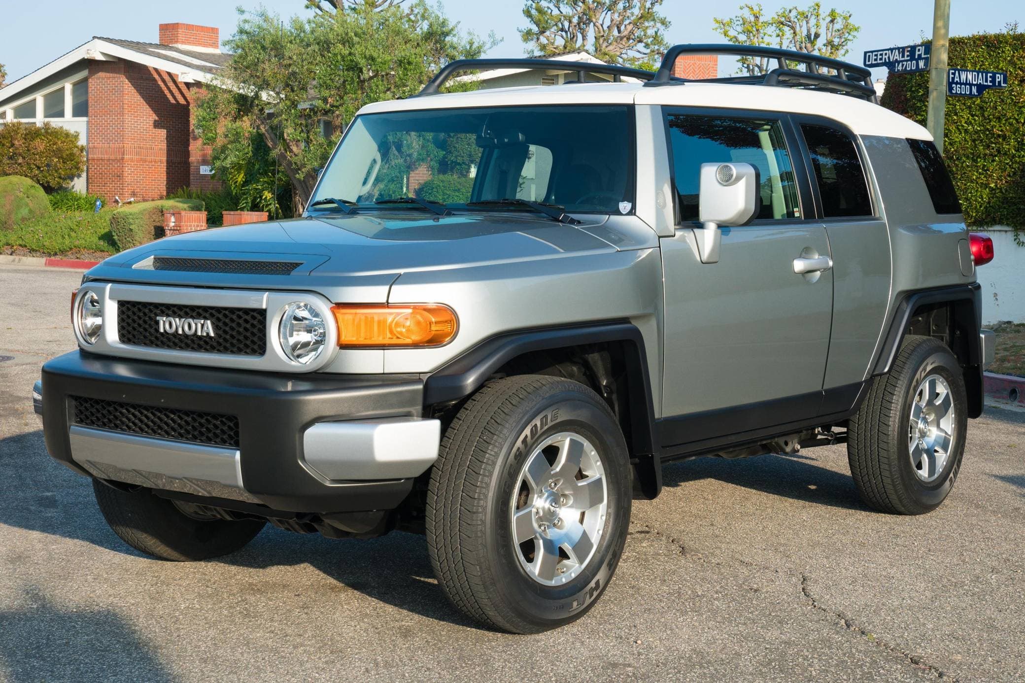 2010 Toyota FJ Cruiser sold for $36,500